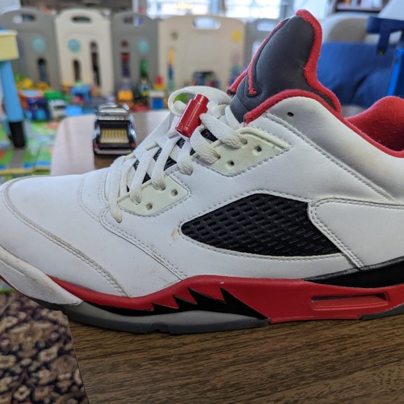 Jordan 5 Low Fire Red - Picture 8 of 11